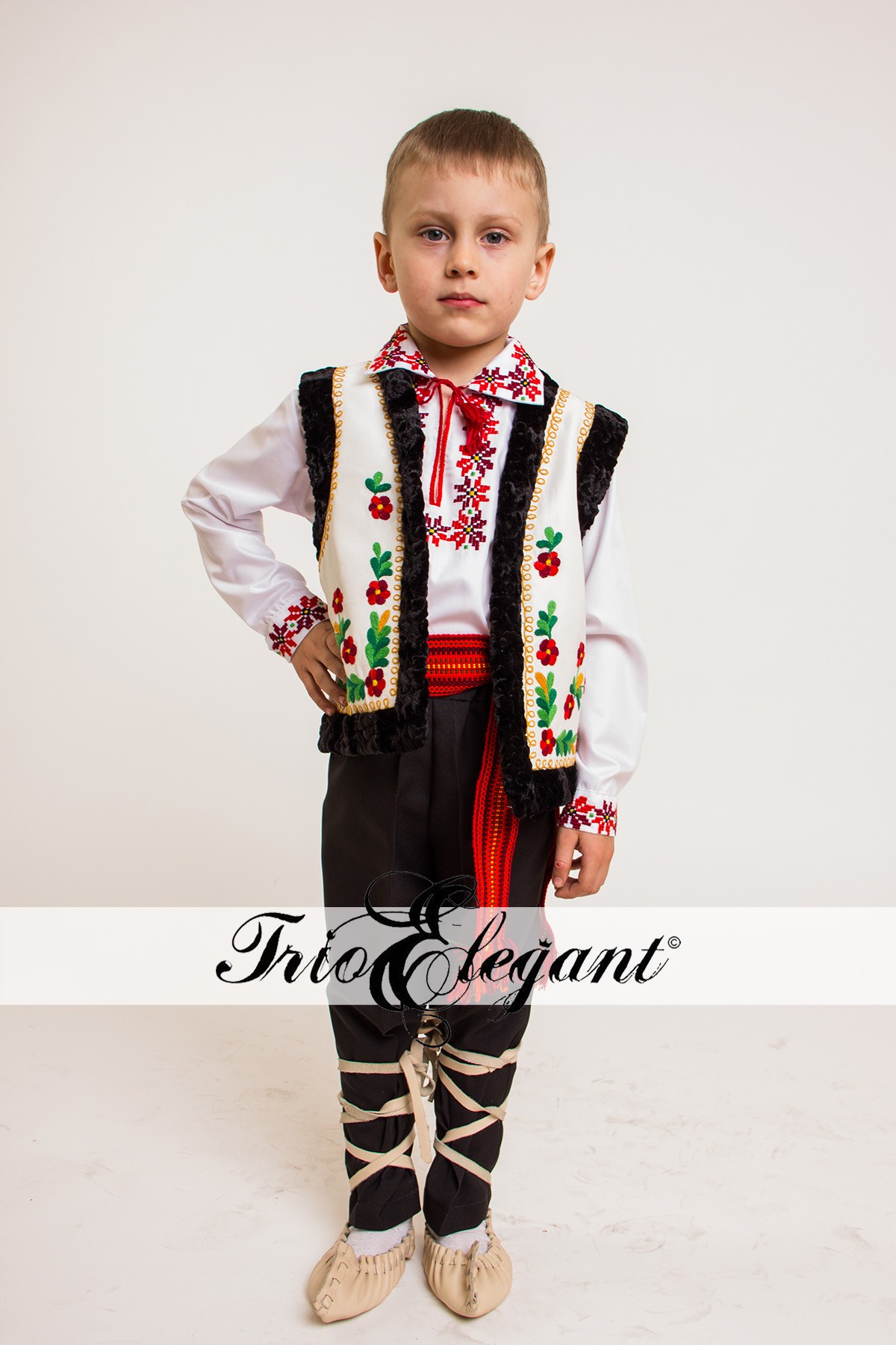 Classroom gallon Misleading Costume Naţionale Moldovenești pentru copii și maturi în chirie sau vînzare  - Trioelegant